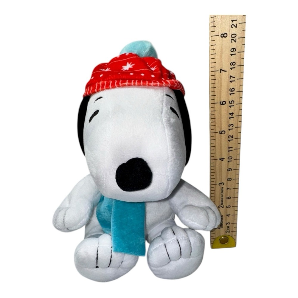 Peanuts Hallmark Snoopy Winter Hat And Scarf Christmas Plush Toy 2022 - Picture 12 of 13